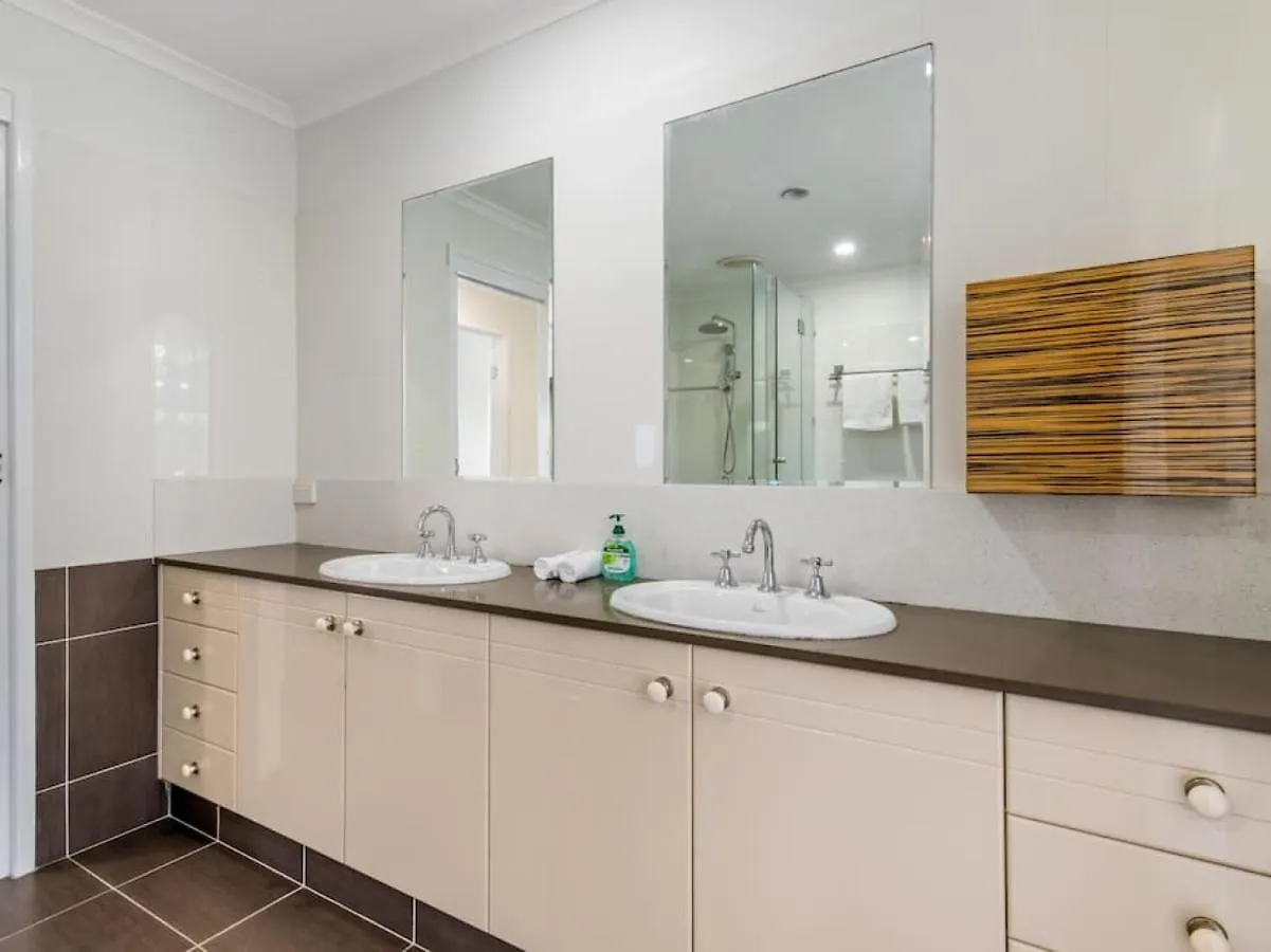 Luxury 5Br Retreat Family House With Pool In Gc Villa Gold Coast Holiday home